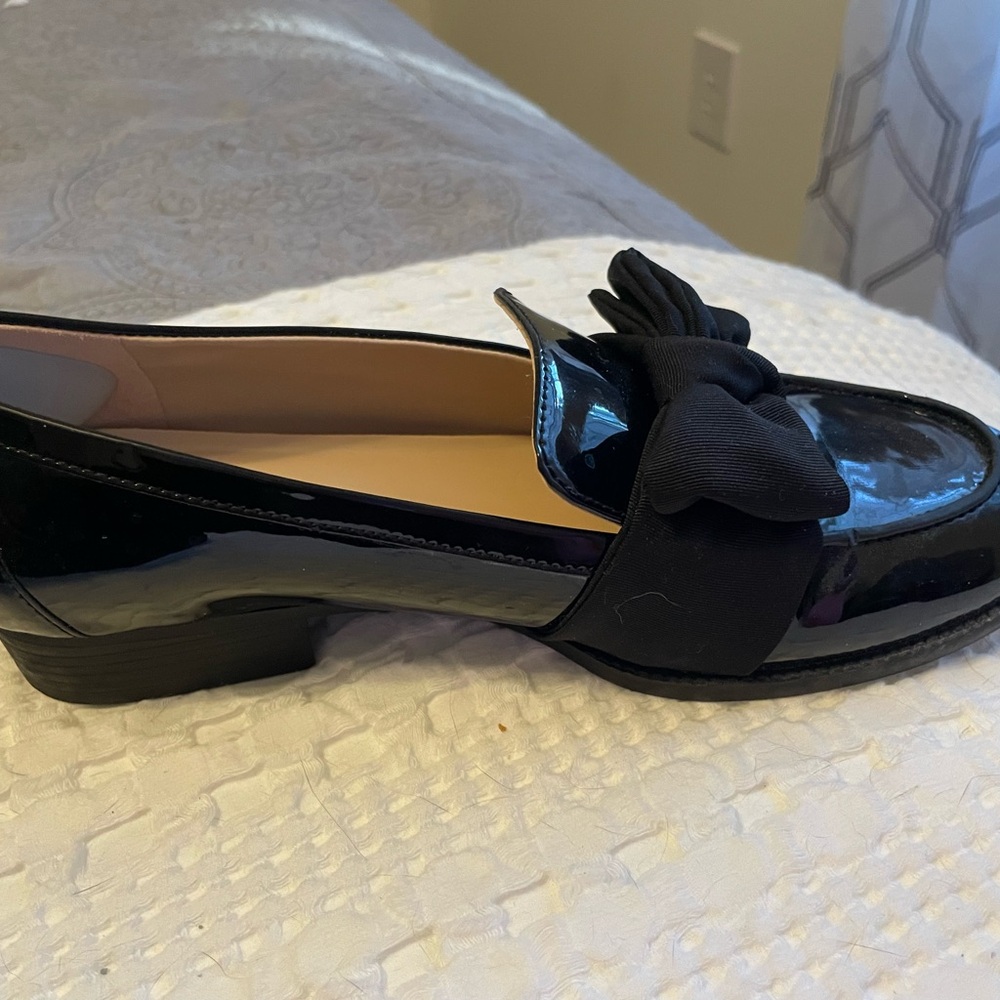 Bandolino black patent shoes.